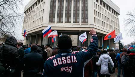 Парламент Крыма объявил о вхождении в состав России. К берегам Украины идет авианосец США