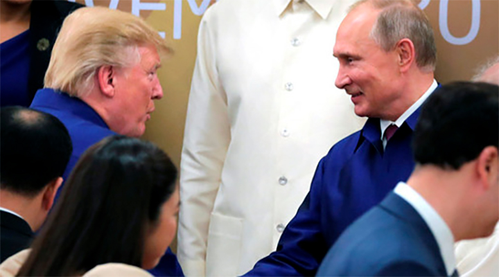 УДАР В СПИНУ. Трамп проигнорировал Путина на саммите во Вьетнаме