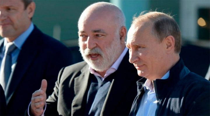 Следователи Мюллера допросили и обыскали путинского вора Вексельберга у трапа самолета