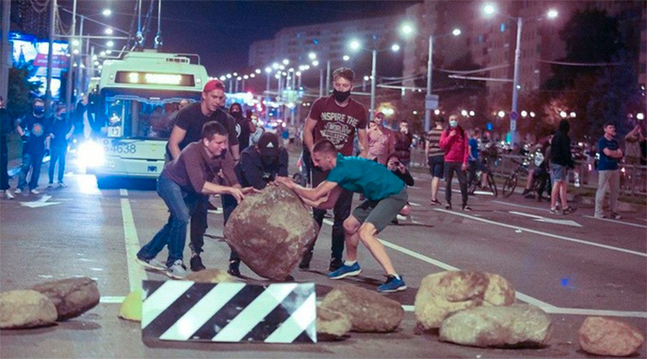 В кризис в Беларуси вмешался Китай и остановил ввод российских войск. Но ситуация не ясная