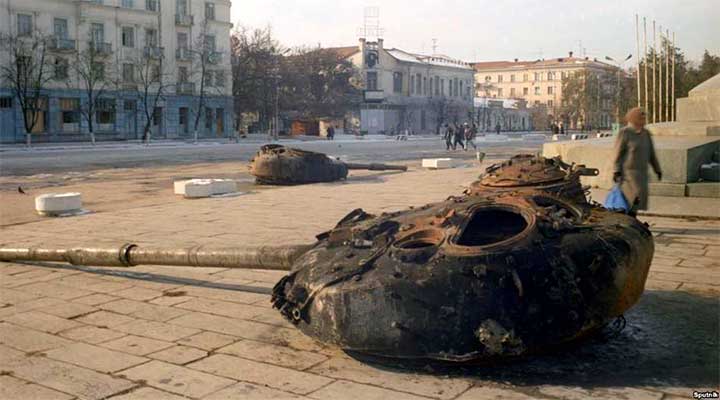 ЗНАЙ СВОЮ ИСТОРИЮ. 26 лет назад в столице Чечни были разгромлены части Таманской и Кантемировской дивизии армии России