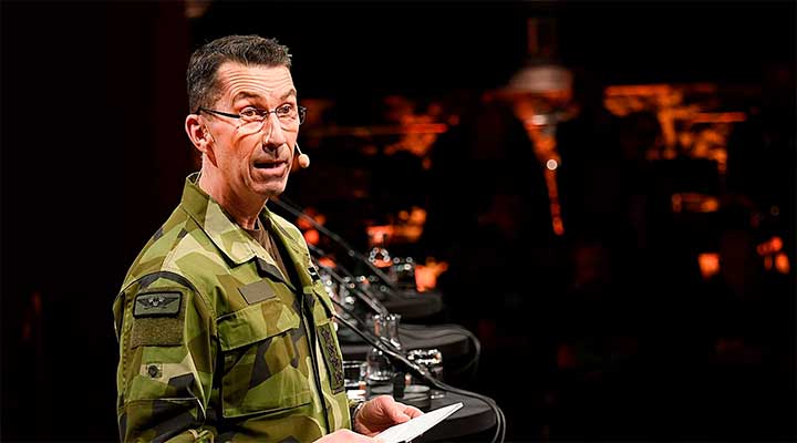 Главнокомандующий армией Швеции призвал готовиться к войне с Россией