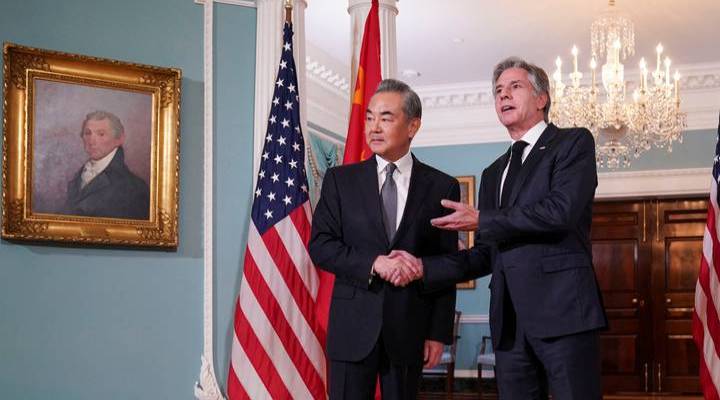 США официально обвинили Китай в участии в войне против Украины